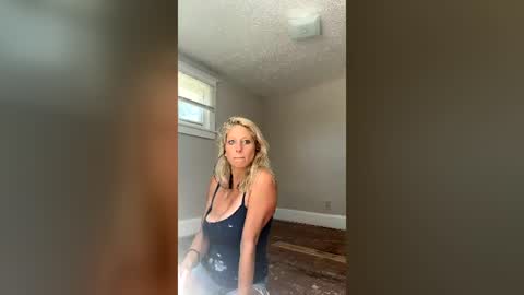 Snapshot of blondecum4 chatting on June 23, 3:54 pm twodumbgirlsandurdick online show from June 23, 3:54 pm