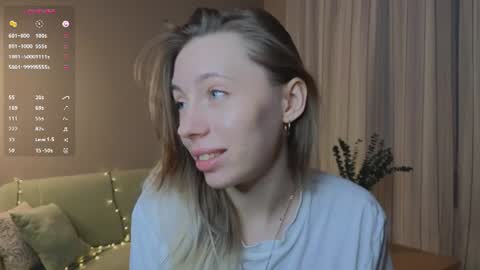 Snapshot of blondekelly chatting on June 23, 5:55 pm Kelly online show from June 23, 5:55 pm