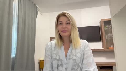 blondie_xoxoxo online show from October 1, 9:15 am