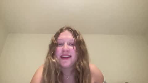 Snapshot of blondiebaddi chatting on October 4, 11:36 pm BADDIE online show from October 4, 11:36 pm