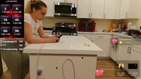 Bubbles online show from February 6, 2:04 pm