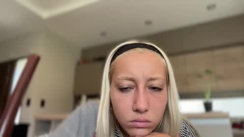 blondiesexxyy online show from February 12, 2:23 pm