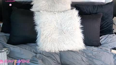 Snapshot of blondiluvsanal chatting on March 2, 4:47 pm Blondi online show from March 2, 4:47 pm