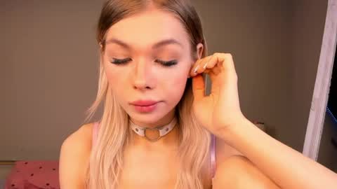 blondy_fina online show from May 12, 4:53 am