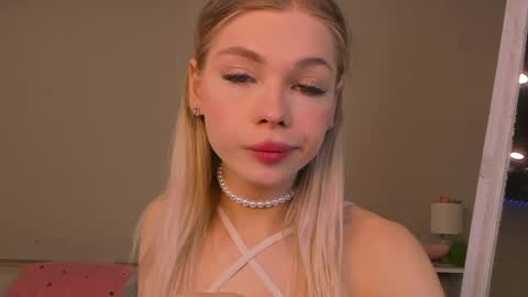 blondy_fina online show from May 13, 4:54 am