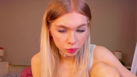 blondy_fina online show from May 15, 5:14 am