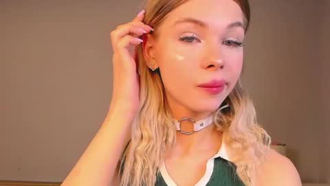 blondy_fina online show from May 17, 6:33 am