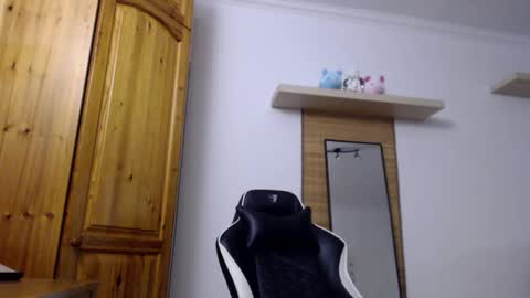 blondyelena online show from October 20, 6:03 am