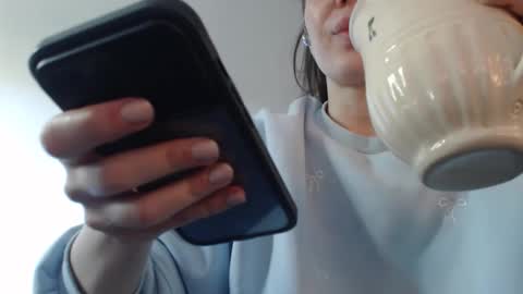 blondyelena online show from May 4, 5:47 am