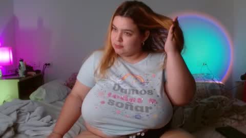 Snapshot of blondyliciousx chatting on February 1, 2:26 am katartistic name online show from February 1, 2:26 am