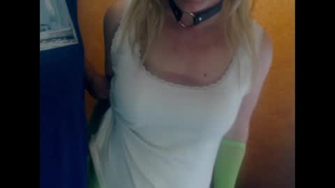 Snapshot of blontsex chatting on February 13, 6:16 pm Blontsex online show from February 13, 6:16 pm