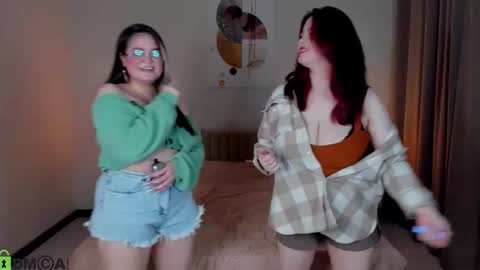 Snapshot of blooomwinx chatting on March 6, 12:56 pm Bloom Leila online show from March 6, 12:56 pm