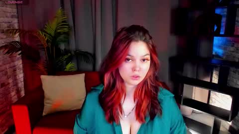 Snapshot of blooomwinx chatting on March 24, 12:32 pm Bloom Leila online show from March 24, 12:32 pm