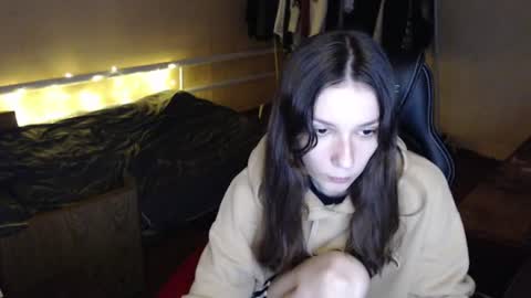 Snapshot of blue__velvet_ chatting on June 17, 8:21 pm blue__velvet_ online show from June 17, 8:21 pm