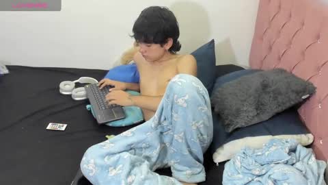 Snapshot of blue_baby20 chatting on March 6, 5:35 am Blue online show from March 6, 5:35 am