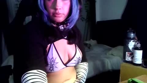 Snapshot of blue_katt chatting on September 19, 11:16 pm blue katt online show from September 19, 11:16 pm