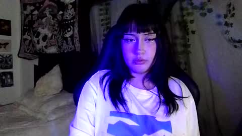 Snapshot of blue_katt chatting on December 21, 2:41 am blue katt online show from December 21, 2:41 am