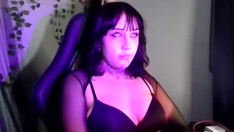 Snapshot of blue_katt chatting on January 6, 1:31 am blue katt online show from January 6, 1:31 am