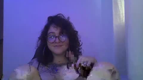 Snapshot of blue_liz chatting on September 8, 3:44 pm blue_liz online show from September 8, 3:44 pm