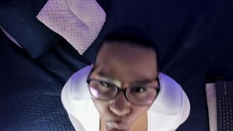 Eli online show from May 17, 10:39 pm