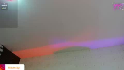 Snapshot of blue_tay1 chatting on March 11, 12:55 pm blue_tay1 online show from March 11, 12:55 pm