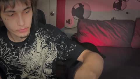 Snapshot of blue_w0rld chatting on October 13, 12:38 pm SONNYVAN online show from October 13, 12:38 pm