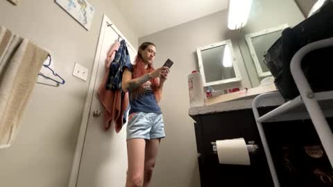 Snapshot of bluebloodednorsewitch chatting on October 9, 2:26 pm bluebloodednorsewitch online show from October 9, 2:26 pm