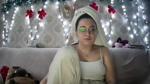 your playful butterfly online show from December 12, 2:00 pm