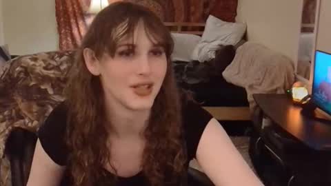 Snapshot of bluediamondd chatting on February 14, 5:15 am Erin online show from February 14, 5:15 am