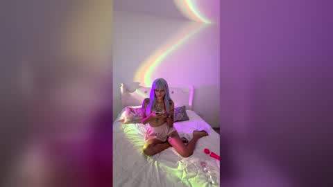 Im Abril .. Nice to meet you  thumb up me please its important  INDEPENDENT MODEL online show from May 9, 1:55 am