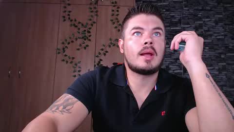 blueeyeboy0 online show from February 14, 7:05 am