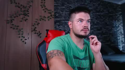 blueeyeboy0 online show from March 6, 7:27 am