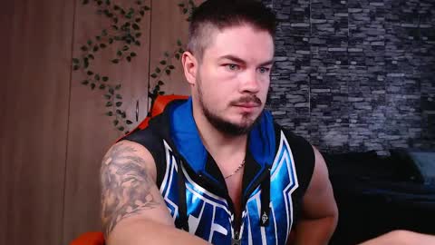 blueeyeboy0 online show from May 6, 8:52 am
