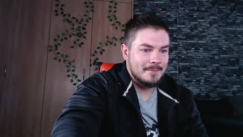 blueeyeboy0 online show from May 13, 8:12 am