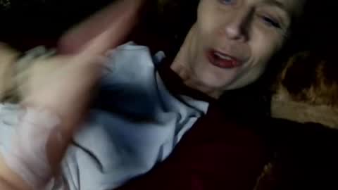 Blueeyedlie online show from February 18, 6:31 am