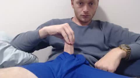 blue eyed twink online show from February 7, 5:22 am