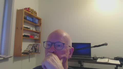 Snapshot of blueeyesn8 chatting on December 8, 9:13 am blueeyesn8 online show from December 8, 9:13 am