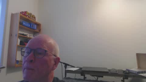 Snapshot of blueeyesn8 chatting on February 12, 10:14 am blueeyesn8 online show from February 12, 10:14 am