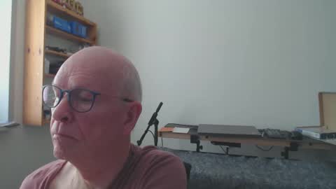 Snapshot of blueeyesn8 chatting on March 7, 10:02 am blueeyesn8 online show from March 7, 10:02 am