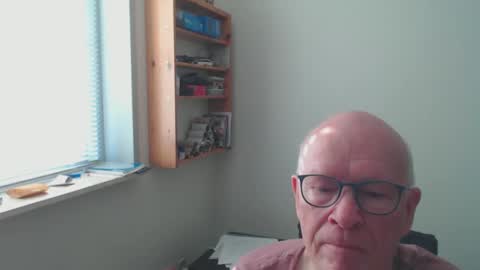 Snapshot of blueeyesn8 chatting on March 10, 8:15 am blueeyesn8 online show from March 10, 8:15 am