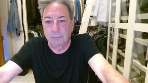 Snapshot of blueisles chatting on December 9, 9:06 am blueisles online show from December 9, 9:06 am