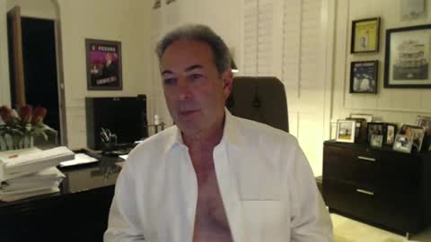 Snapshot of blueisles chatting on December 11, 2:52 am blueisles online show from December 11, 2:52 am