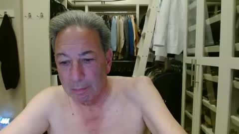 Snapshot of blueisles chatting on February 16, 2:20 am blueisles online show from February 16, 2:20 am