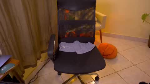 Snapshot of bluemysticlady chatting on November 20, 8:25 am FLORAA online show from November 20, 8:25 am