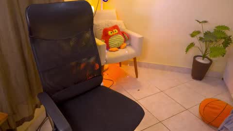 Snapshot of bluemysticlady chatting on November 25, 3:34 pm FLORAA online show from November 25, 3:34 pm