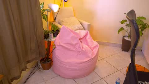 Snapshot of bluemysticlady chatting on November 26, 10:49 am FLORAA online show from November 26, 10:49 am