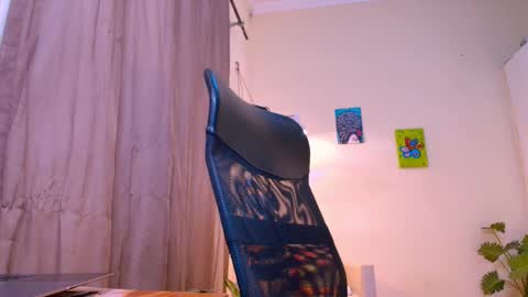 Snapshot of bluemysticlady chatting on December 22, 7:05 am FLORAA online show from December 22, 7:05 am