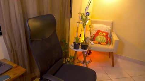 Snapshot of bluemysticlady chatting on January 15, 8:08 am FLORAA online show from January 15, 8:08 am