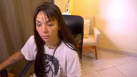 Snapshot of bluemysticlady chatting on February 6, 11:02 am FLORAA online show from February 6, 11:02 am