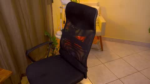 Snapshot of bluemysticlady chatting on February 14, 9:22 pm FLORAA online show from February 14, 9:22 pm